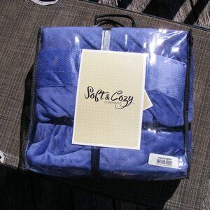 New Navy Blue Plush Fleece Soft Twin Size Blanket by Soft & Cozy